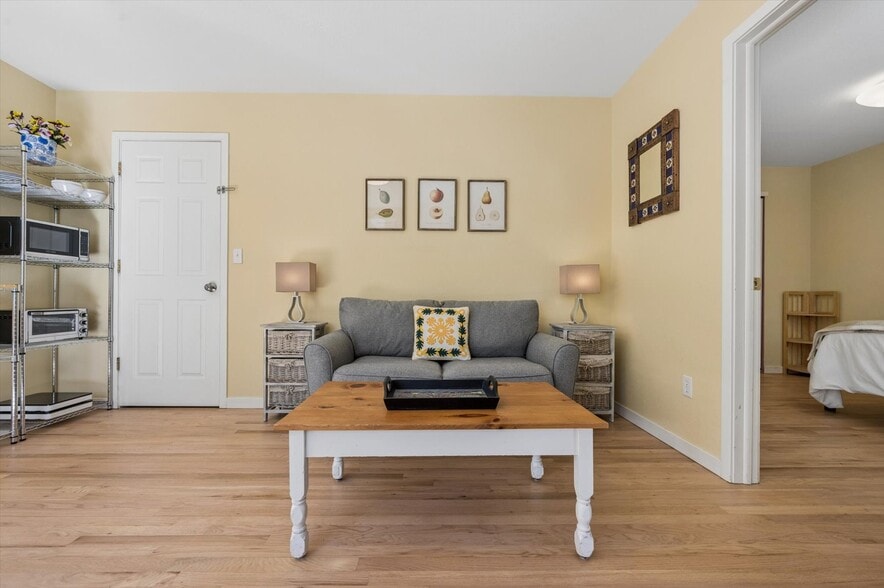 Building Photo - 2002 S Fork Dr