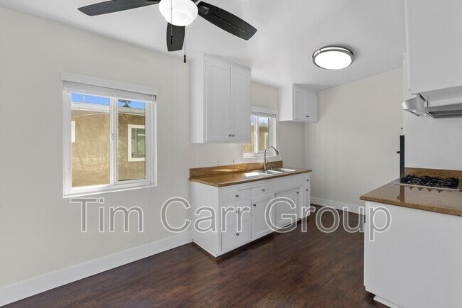 Building Photo - 271 16th Pl