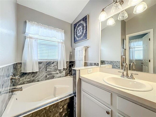 Building Photo - 14826 Lady Victoria Blvd