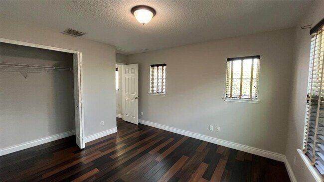 Building Photo - 6031 Roseate Spoonbill Dr