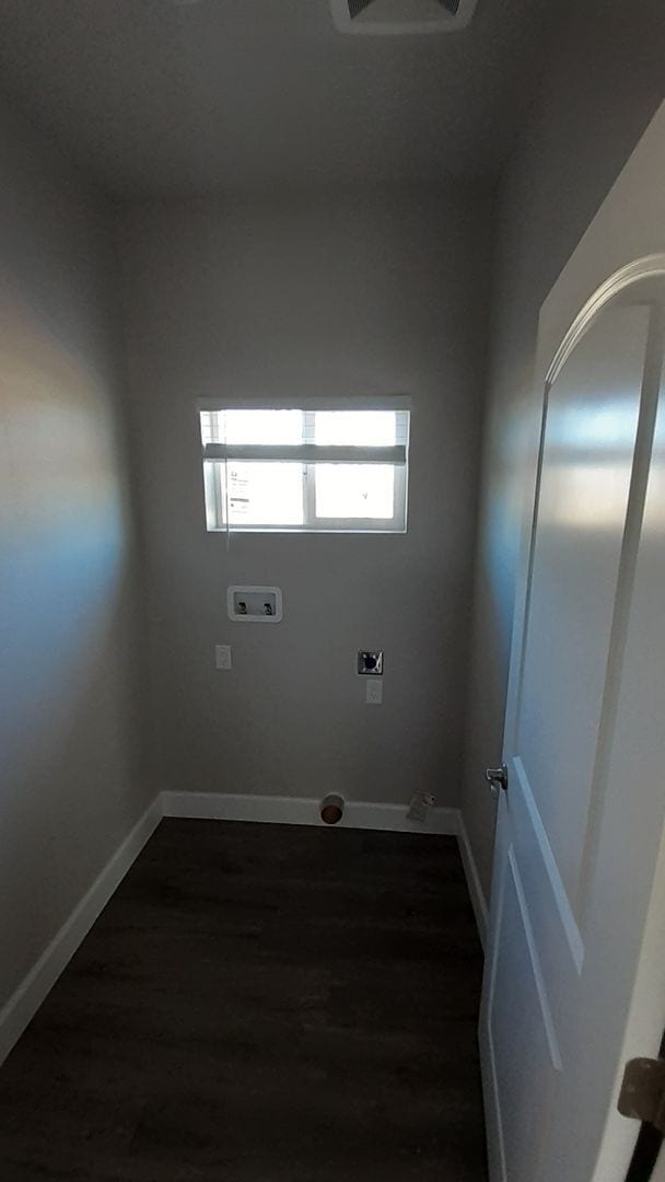 Building Photo - 587 Oakwood Ln