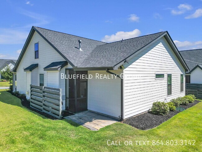 Building Photo - 2 Winding Rock Rd