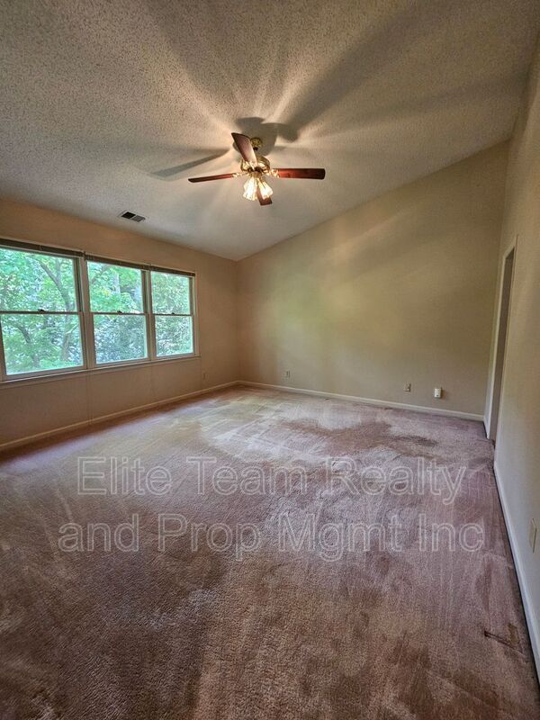 Building Photo - 4015 Brownes Ferry Rd