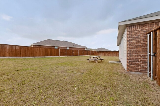 Building Photo - Modern 3-Bedroom Corner Lot Home with Fenced Yard in Forney – Built in 2023