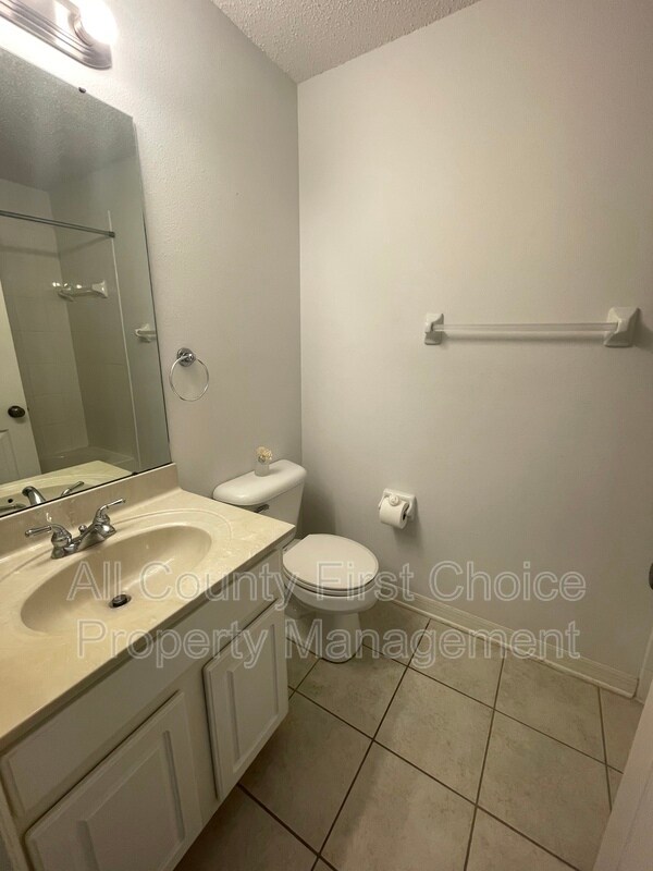 Building Photo - 605 Vallance Way NE
