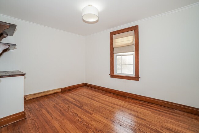 Building Photo - Stunning 4 Bedroom Home!