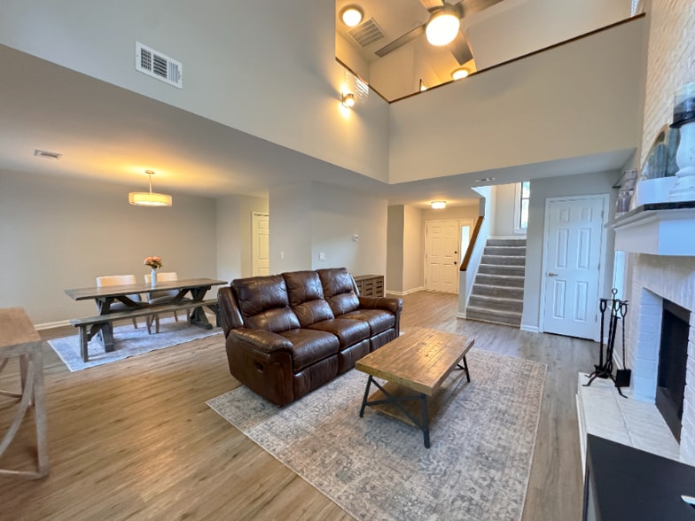 Building Photo - 1141 Berkley Dr SE