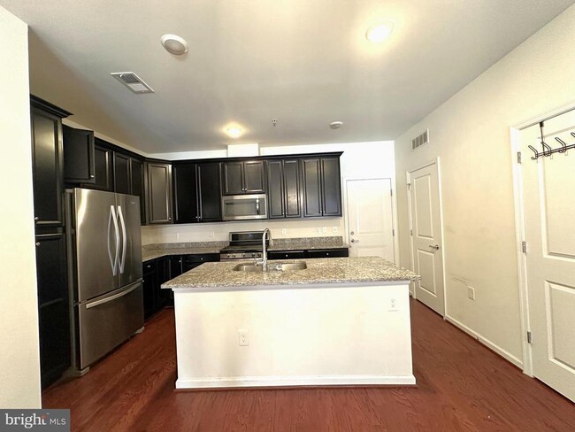 Building Photo - 10717 Viognier Terrace