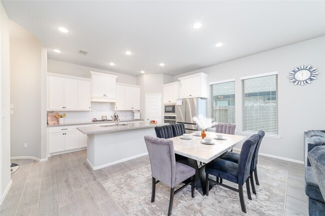 Building Photo - 10443 Cecilia Star Ln