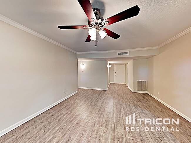 Building Photo - 4137 Salem Dr