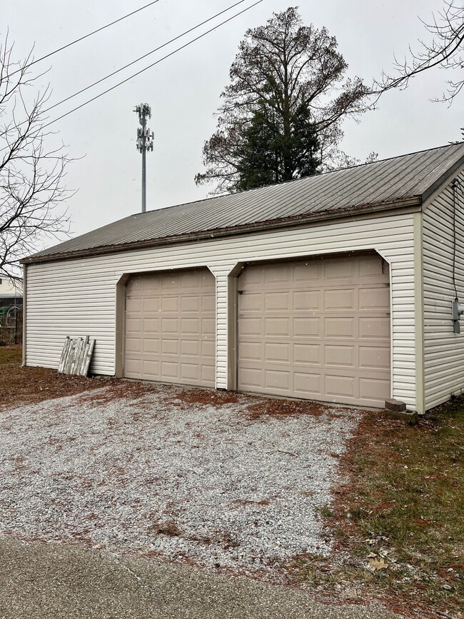 Building Photo - 2742 Walnut St