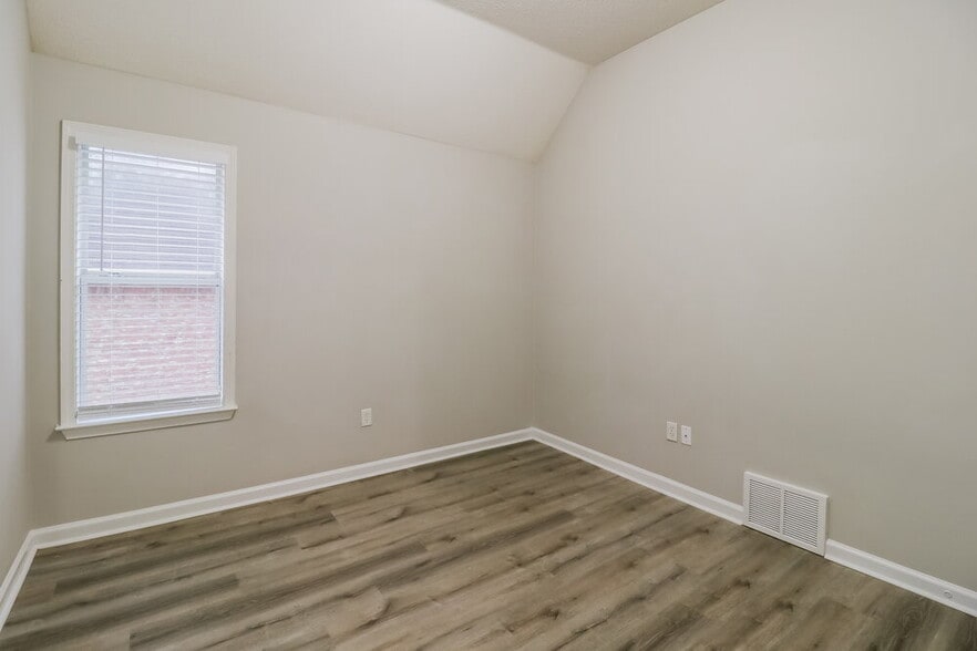 Building Photo - 6181 Braybourne Main