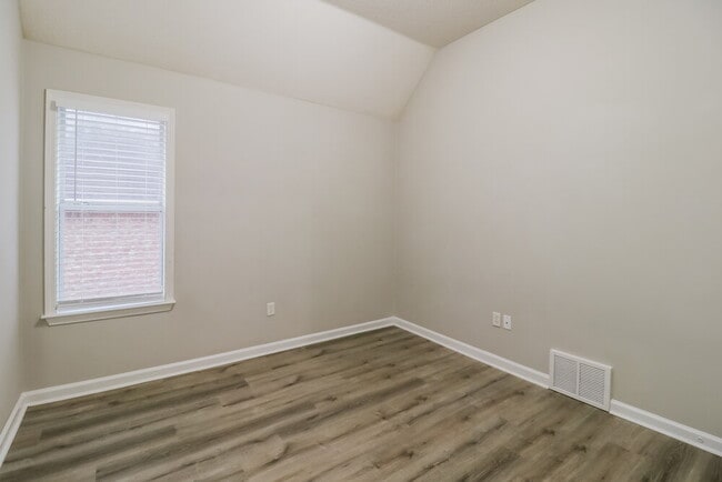 Building Photo - 6181 Braybourne Main