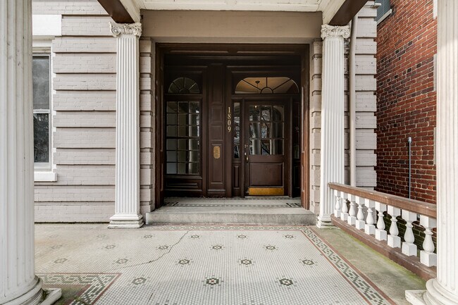 Building Photo - 1809 Park Ave