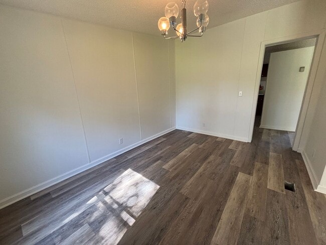 Building Photo - FOR RENT