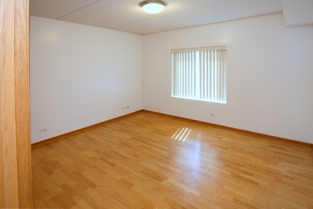 Building Photo - 6560 W Diversey Ave