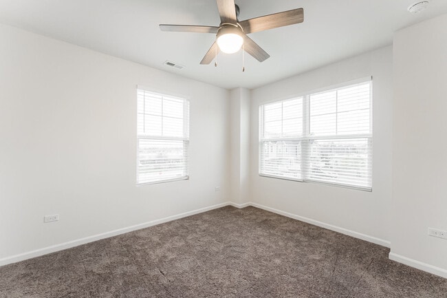 Building Photo - 1985 Kingsley Cir