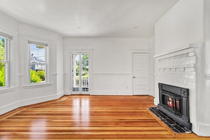 Building Photo - 279 E Squantum St