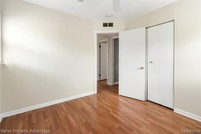 Building Photo - 5659 Lathers St