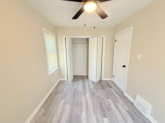Building Photo - Renovated 4-Bedroom Home – We Welcome Sect...