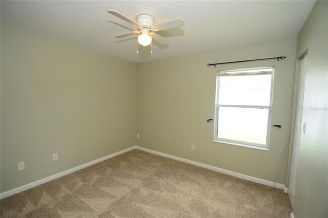 Building Photo - 37 Eton Ln