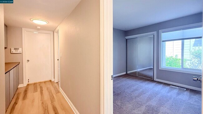 Building Photo - 750 N Paradise Valley Ct