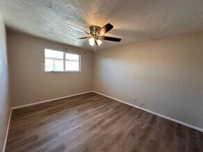 Building Photo - 148-38th Place Duplex