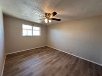 Building Photo - 148-38th Place Duplex