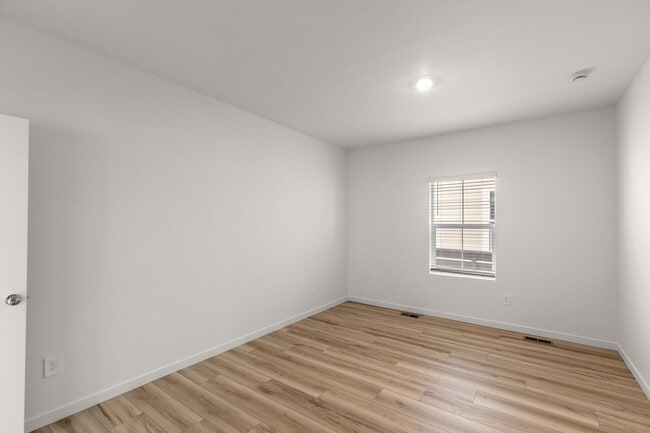 Building Photo - 6155 Drum Pl