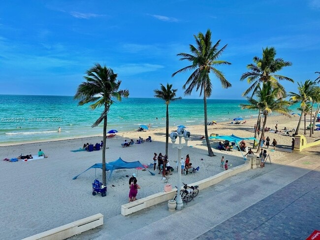 Building Photo - 3111 N Ocean Dr