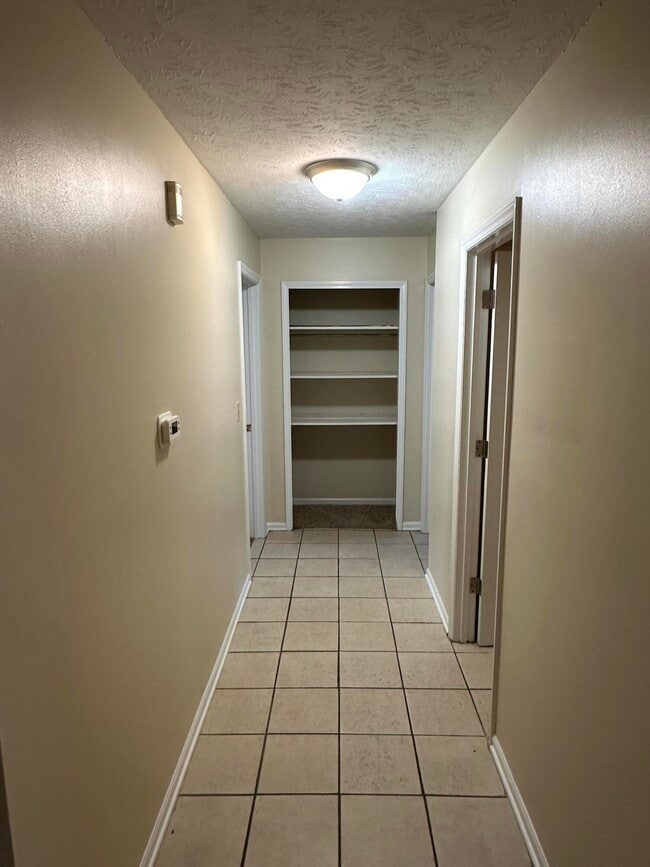 Building Photo - 415 Ridgewood Ln