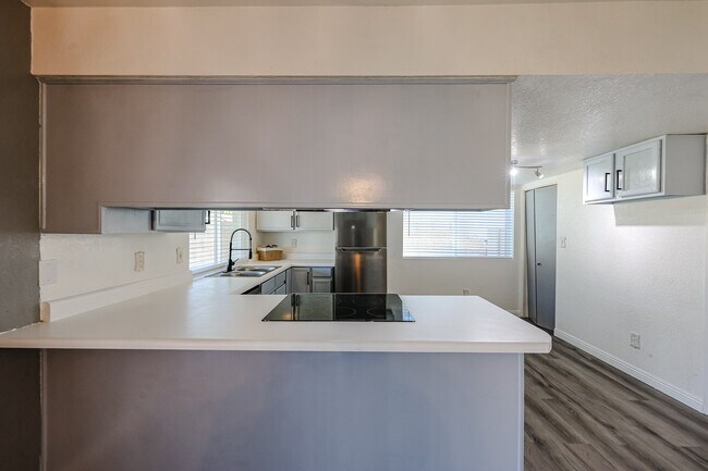 Building Photo - 408 W Oraibi Dr