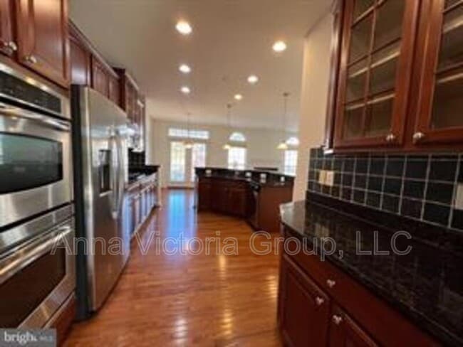 Building Photo - 15808 Buxton Pl