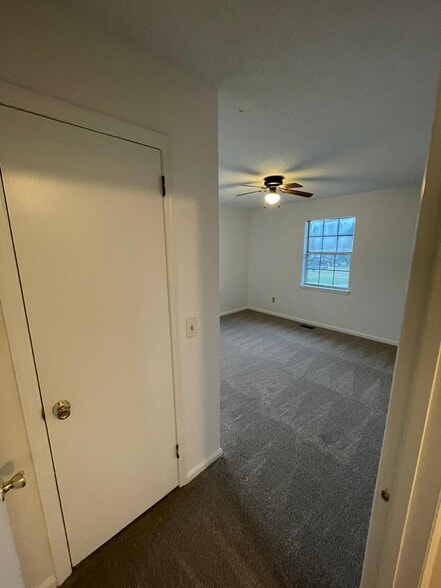 Room 2 - 1936 Ashmore Ave