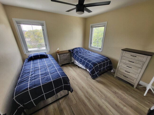 Building Photo - 3765 Elliott St