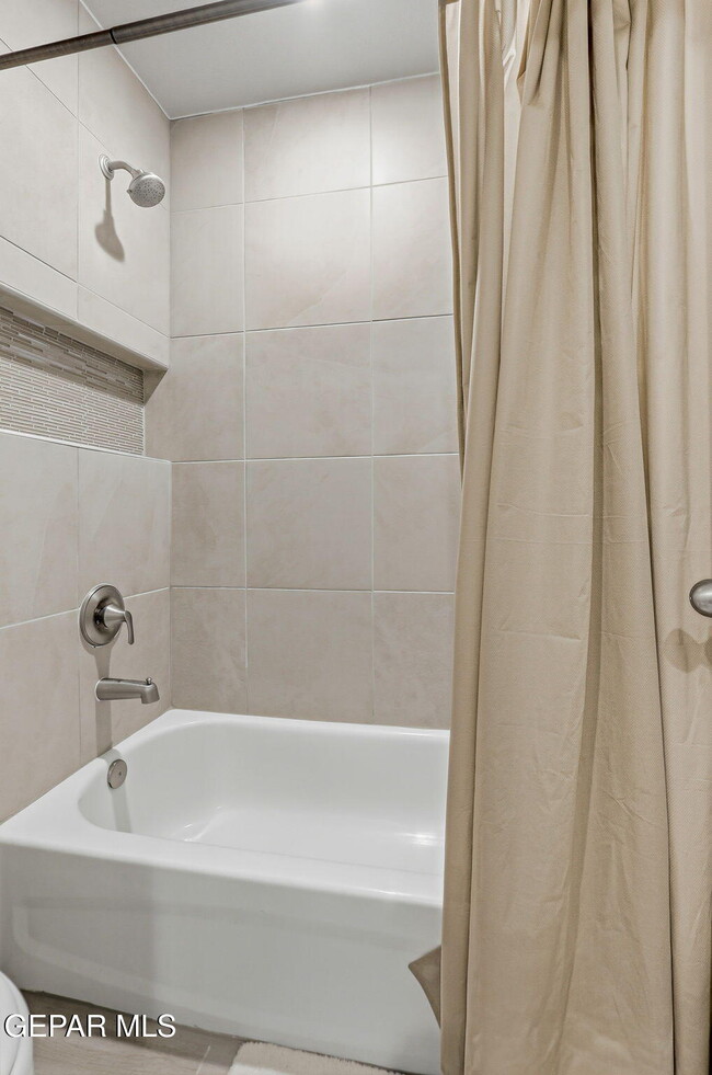 Building Photo - 11150 Blazing Star Pl