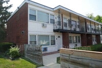 Building Photo - 748 E 5th Ct