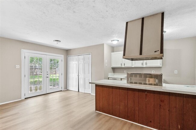 Building Photo - 17622 Autumn Hills Dr