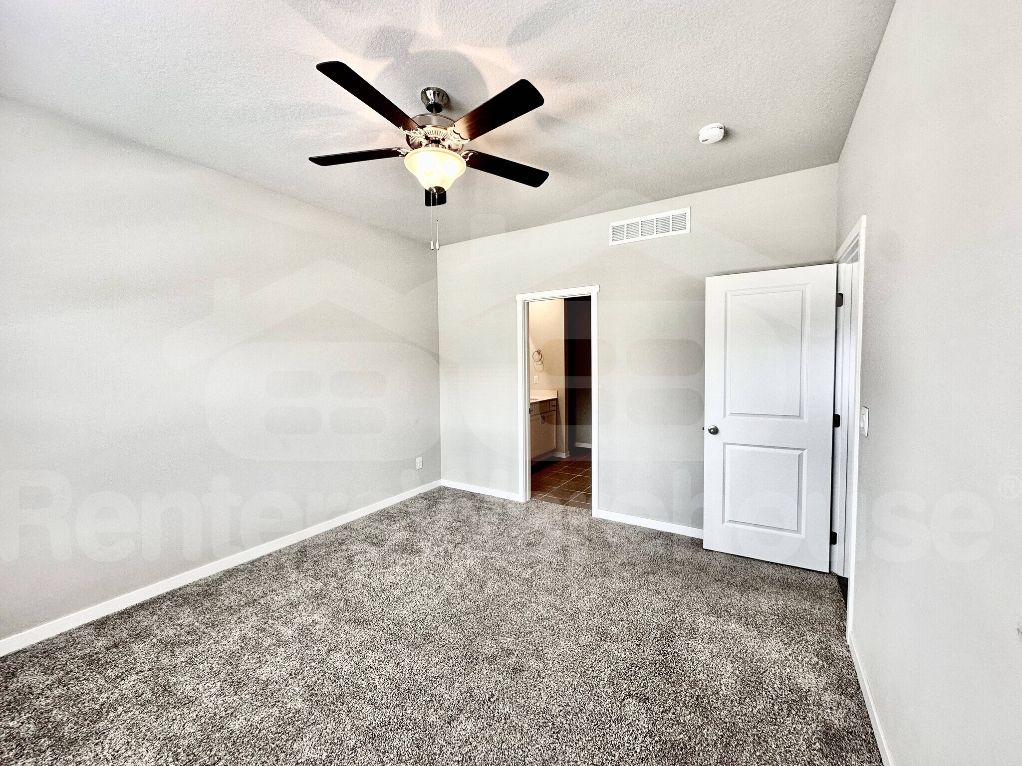 Building Photo - 2310 SW Plaza Pkwy