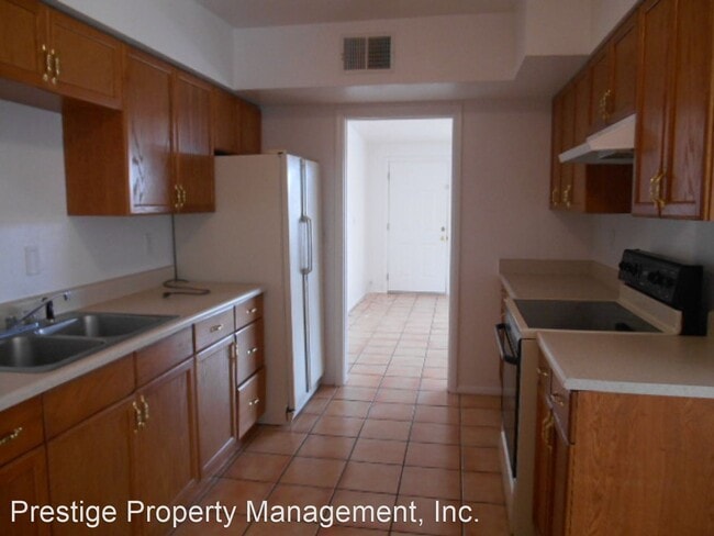 Building Photo - 3 br, 2 bath House - 2402 S. Calle Yucatan