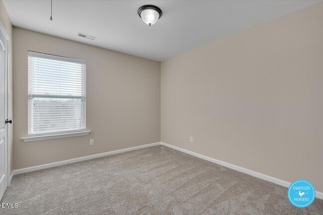 Building Photo - 831 Ember Dr