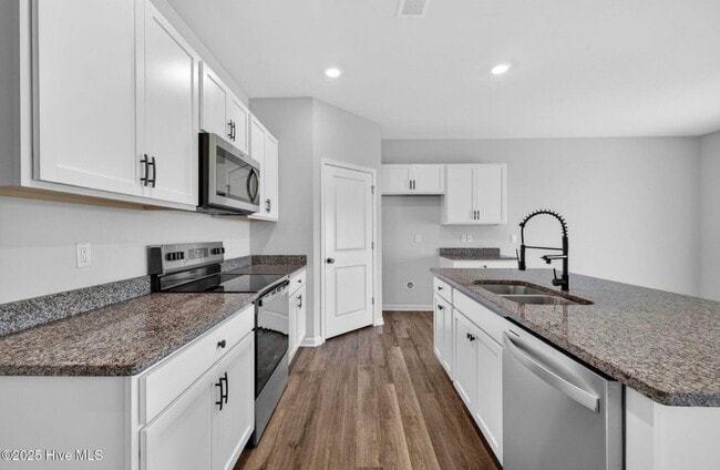 Building Photo - 2039 Willowleaf Dr