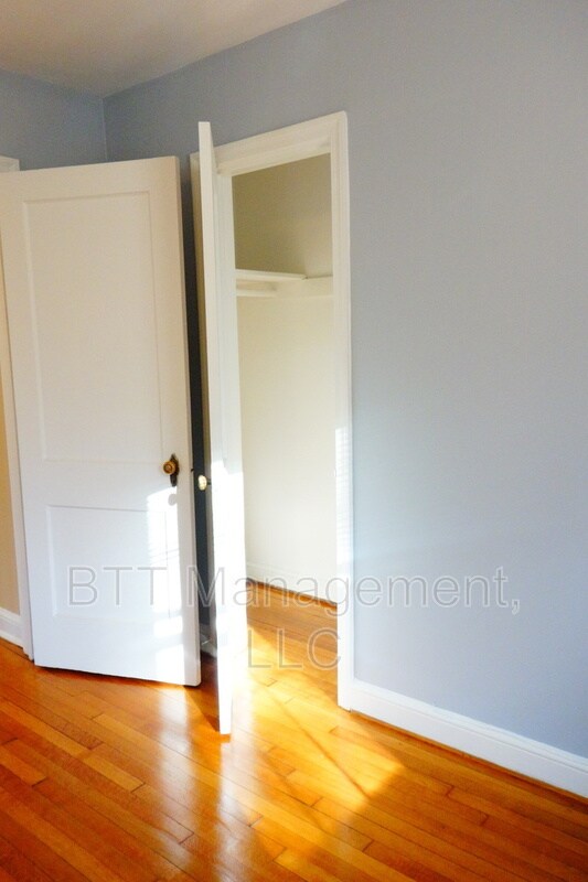 Building Photo - 812 Greenwood Cir