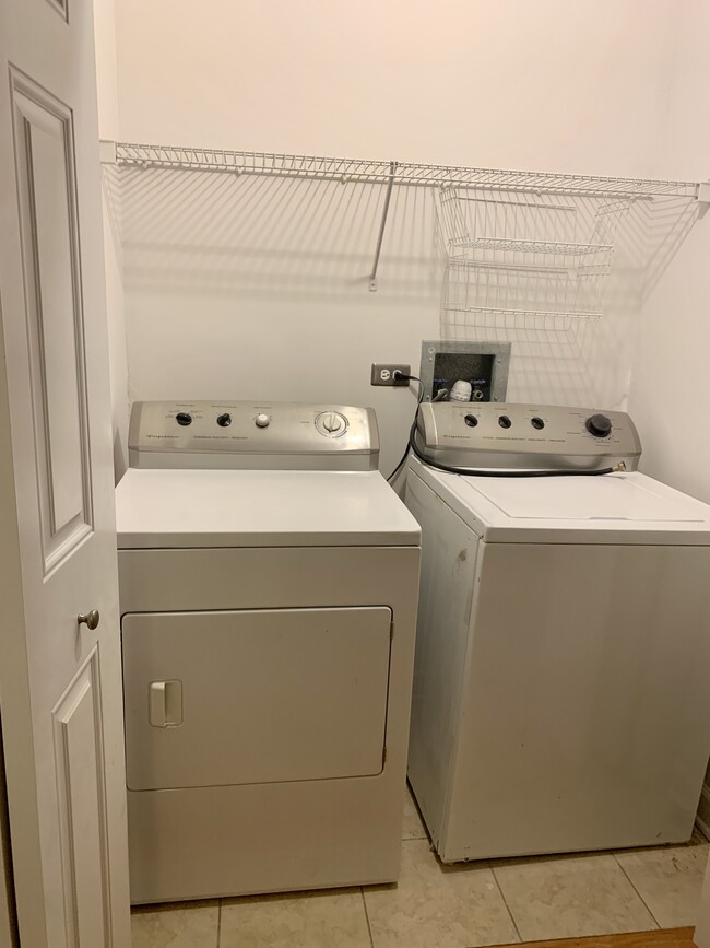 In-Unit Laundry - 2442 W Harrison St