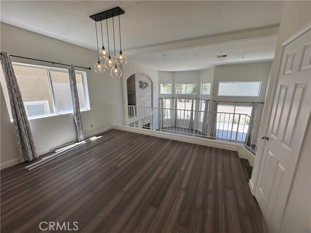 Building Photo - 503 S Maria Ave