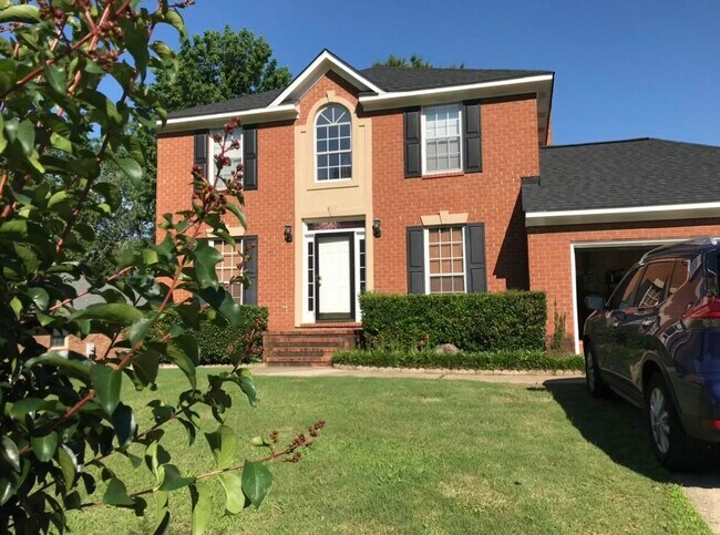 Building Photo - 586 Oak Brook Dr