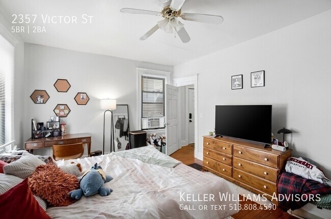 Building Photo - 2357 Victor St