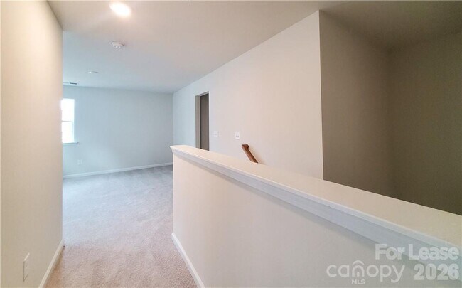 Building Photo - 1009 Gabardine Ln