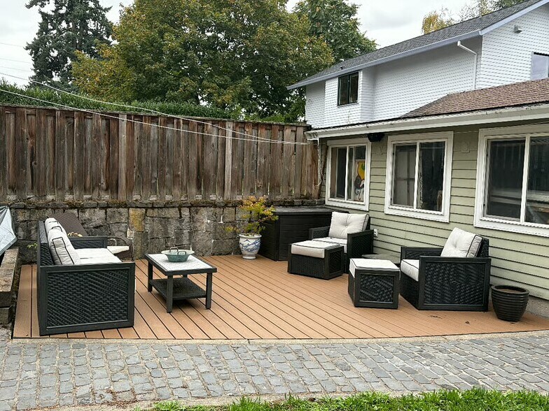 Building Photo - 6021 NE Milton St