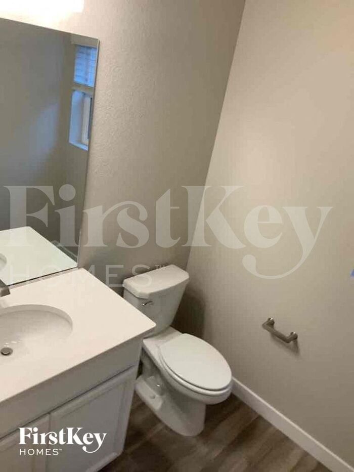 Building Photo - 11123 Murrelet Dr